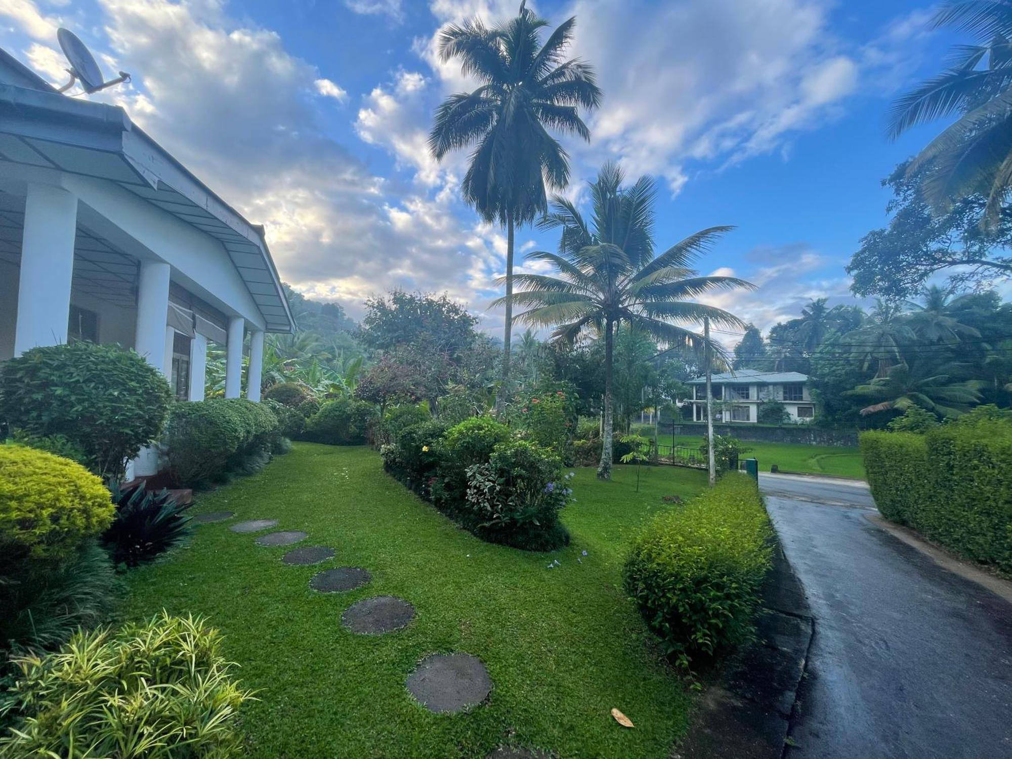 Surveyor'S Residence Bungalow แคนดี้ ภายนอก รูปภาพ